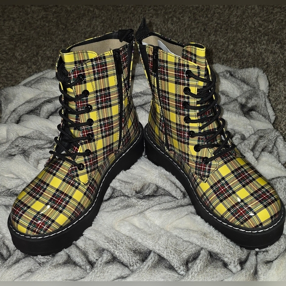 TORRID x Betsey Johnson sz 11.5 Combat Bootie - Picture 2 of 12